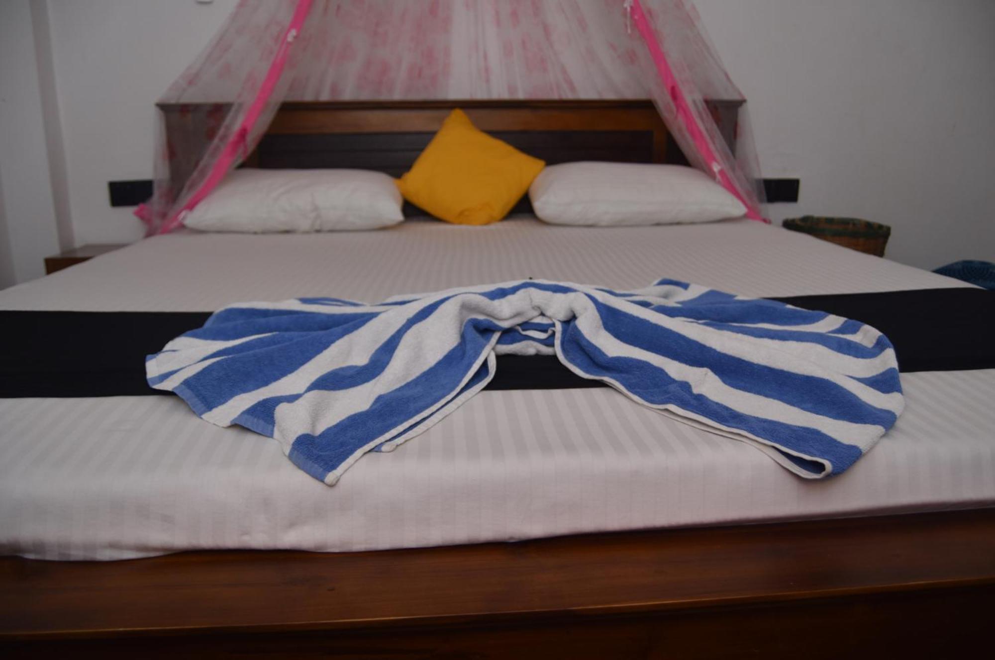 Kosi Giggles Resort Weligama Exterior photo
